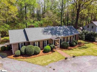 911 Calvert Ave, Clinton, SC 29325