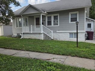 135 N 32nd St, Lincoln, NE 68503