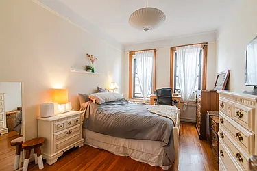 Rented by Coldwell Banker Warburg