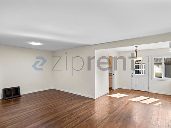 4th image of 319 Iris Way