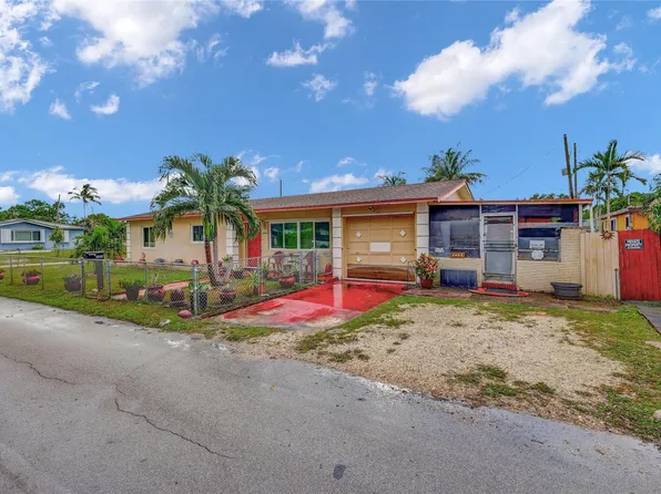 2458 Plunkett St, Hollywood, FL 33020