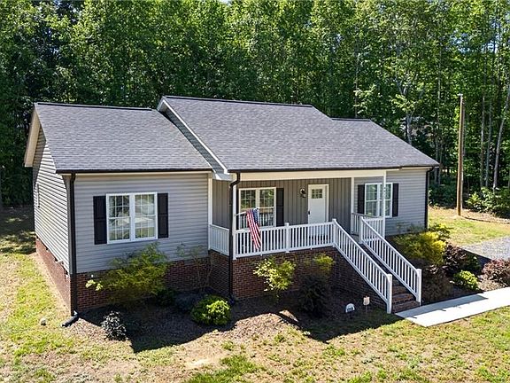 2nd image of 4415 Fairview Farm Rd