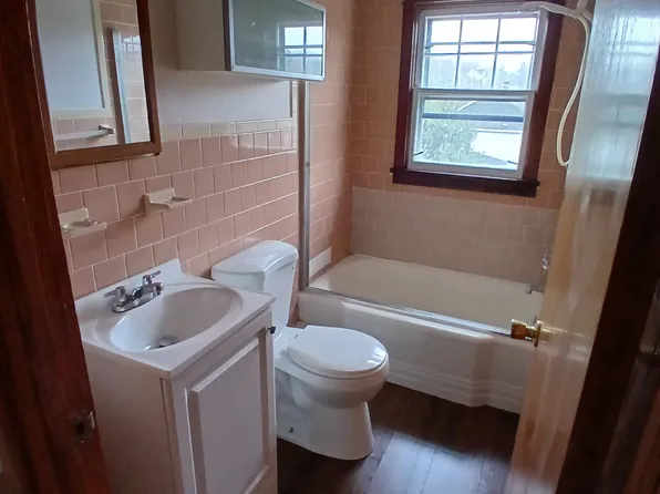 62 W Warwick Ave APT 8, West Warwick, RI 02893