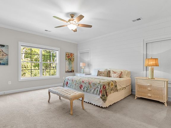 4th image of 254 Rivers Edge Dr.