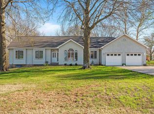 2311 NE 35th St, Topeka, KS 66617