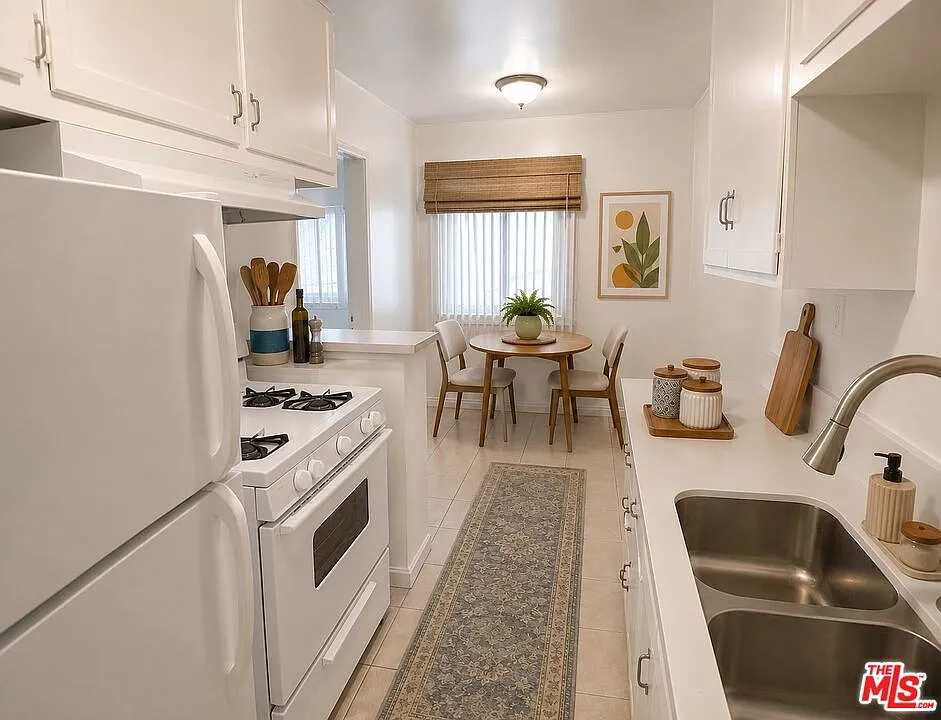 Studio, 1.0 bath, $1,395 — Photo 3
