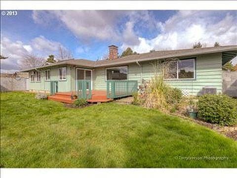 2nd image of 6816 SE Plum Dr