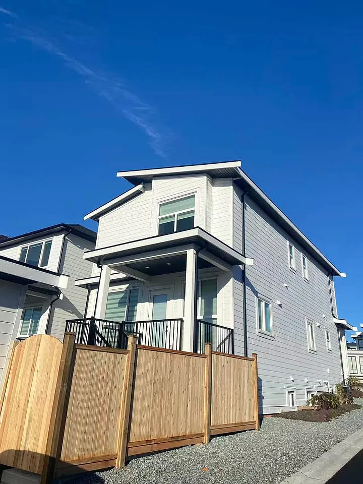 20a Ave, Surrey — Photo 2