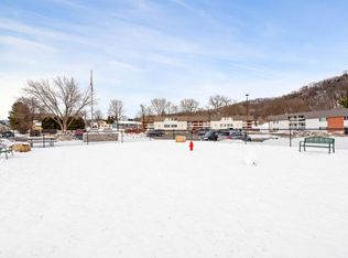 Arrowhead Apartments and Townhomes, La Crosse, WI 54601