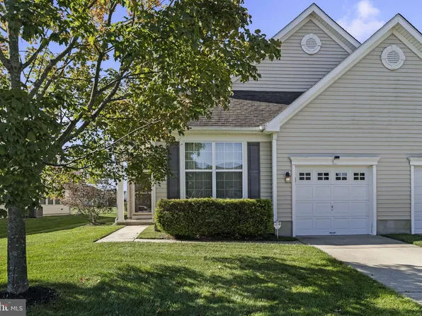 37 E Dehart Ave, Clayton, NJ 08312