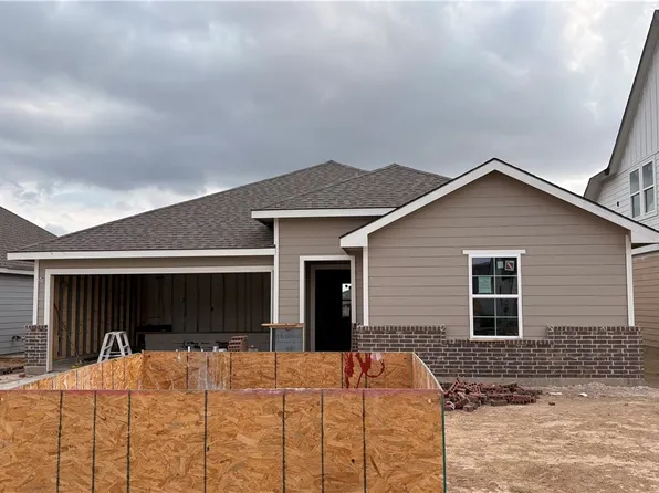 2226 Jeter Dr, Bryan, TX 77803