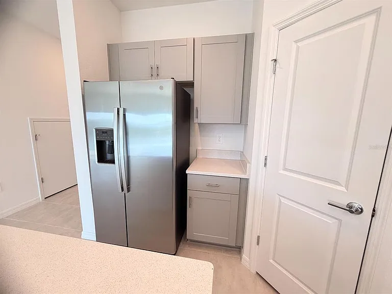 2212 Portrait St — Photo 9