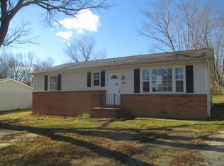 15902 Edgewood Dr, Chester, VA 23831