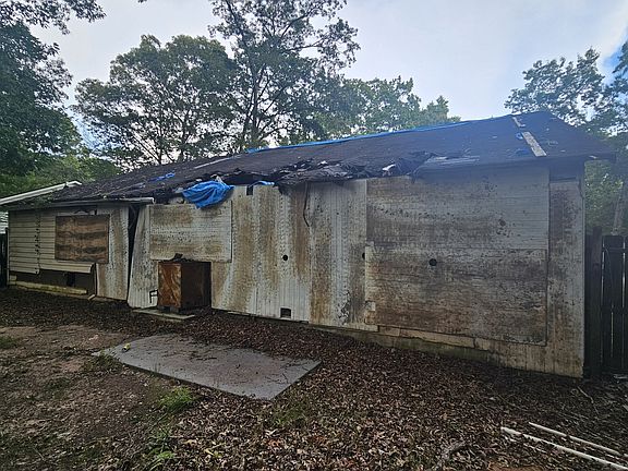 3rd image of 854 Greenhedge Dr