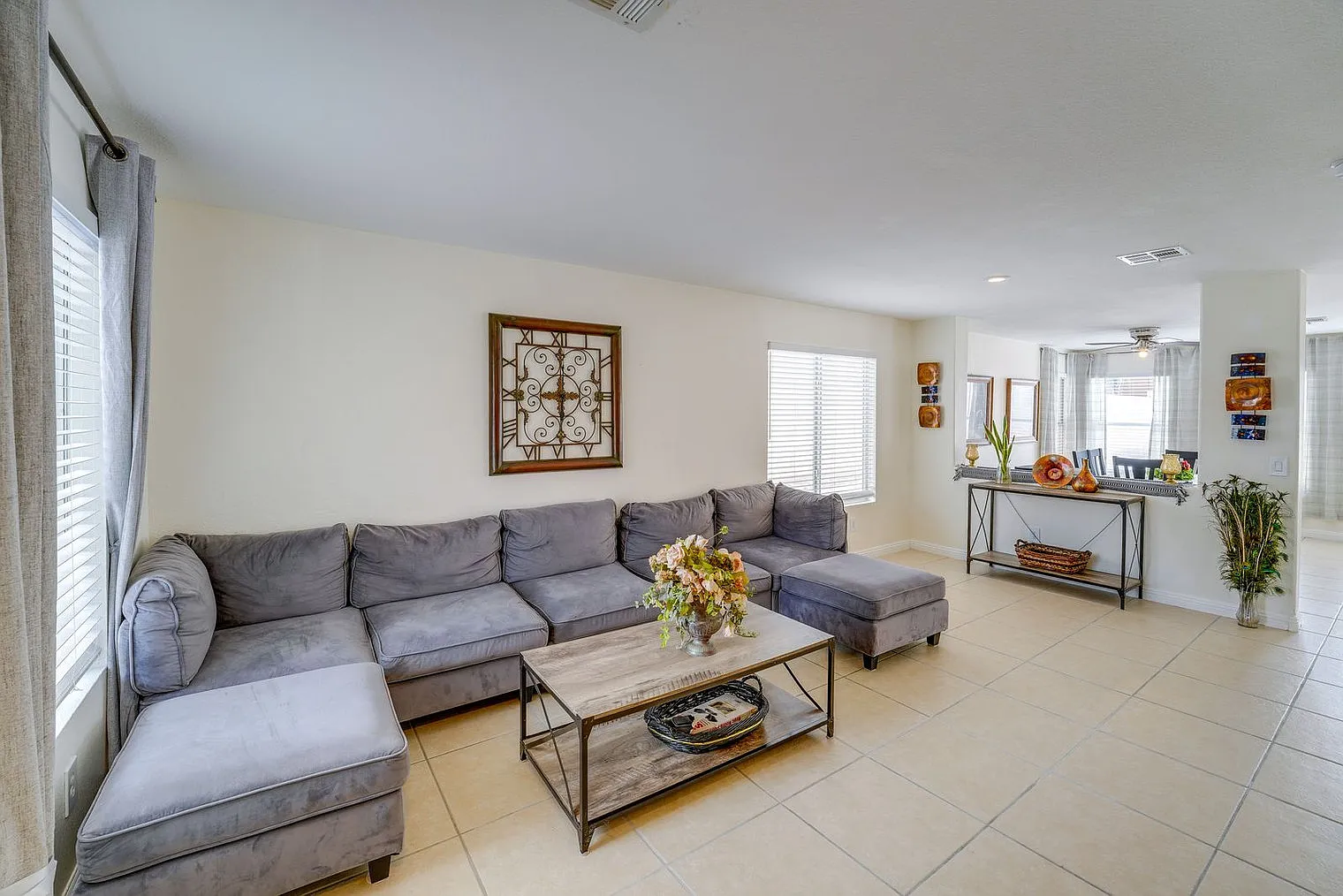 4 bed, 2.0 bath, 2045 sqft, $4,419 — Photo 3