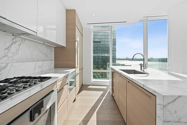 Rented by Douglas Elliman | media 16