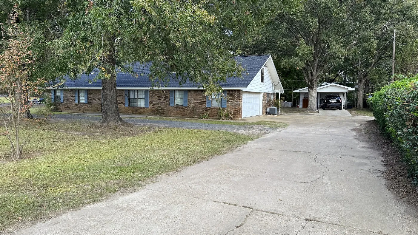 3 bed, 2014 sqft, $2,000 — Photo 2