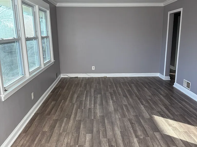 4105 Knowles Ave — Photo 2