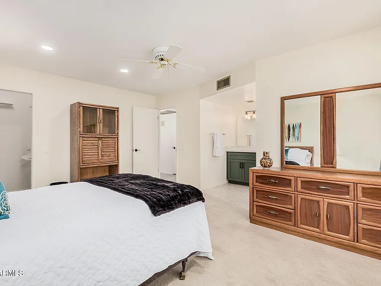 12930 W Seville Dr — Photo 24