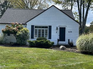 24315 Hedgewood Ave, Westlake, OH