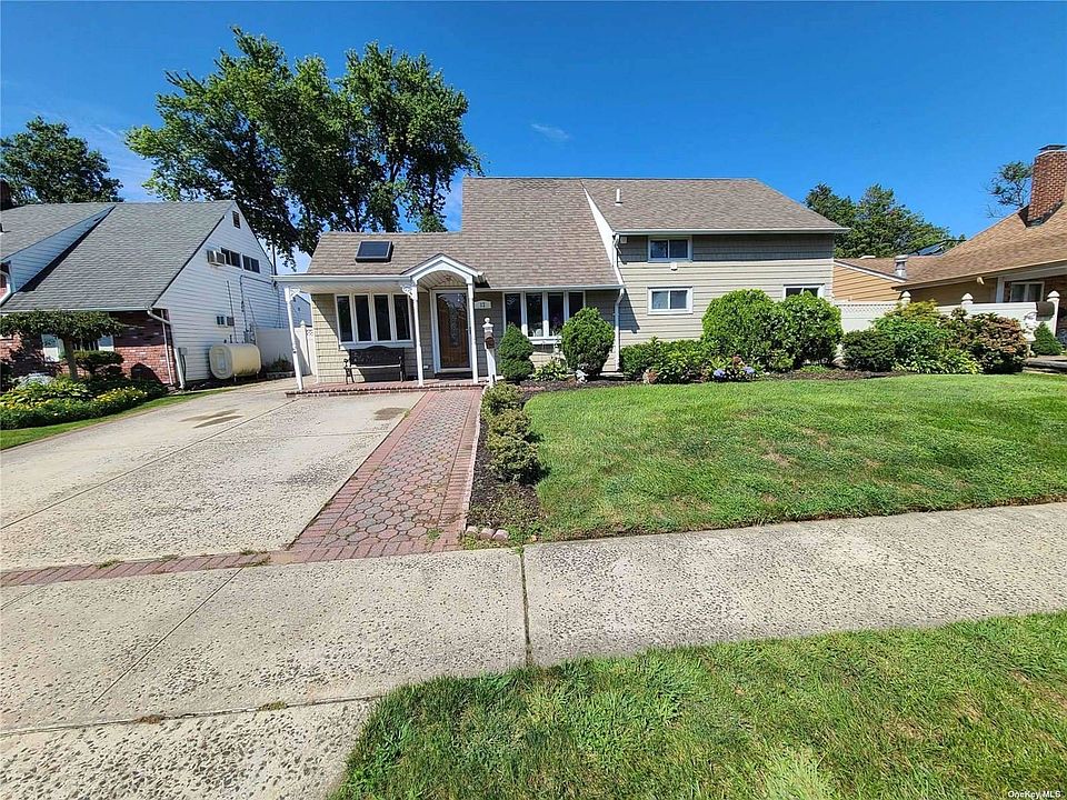 1st image of 12 Mellow Ln