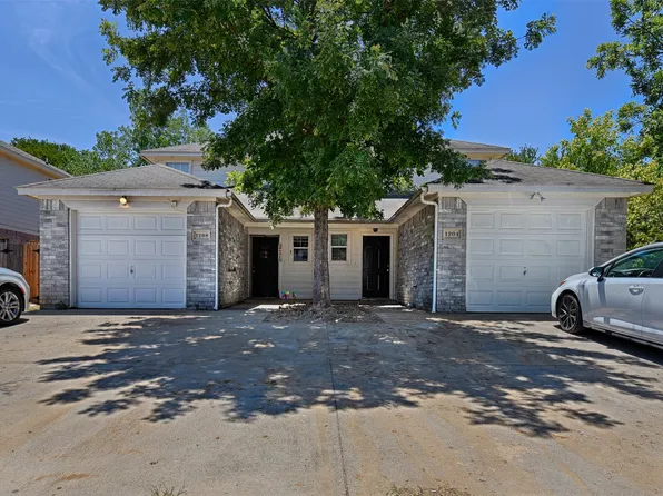1204 Village Garden Dr, Azle, TX 76020