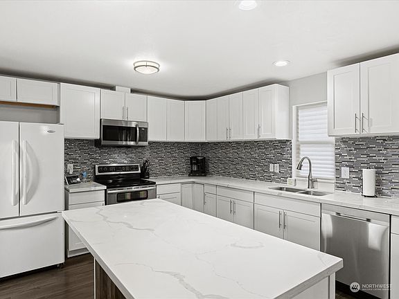 4th image of 1520 117th Street S