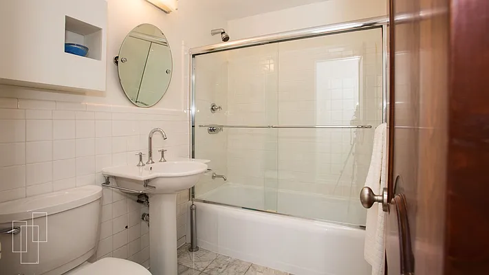 Sold by Garfield Realty  | media 14