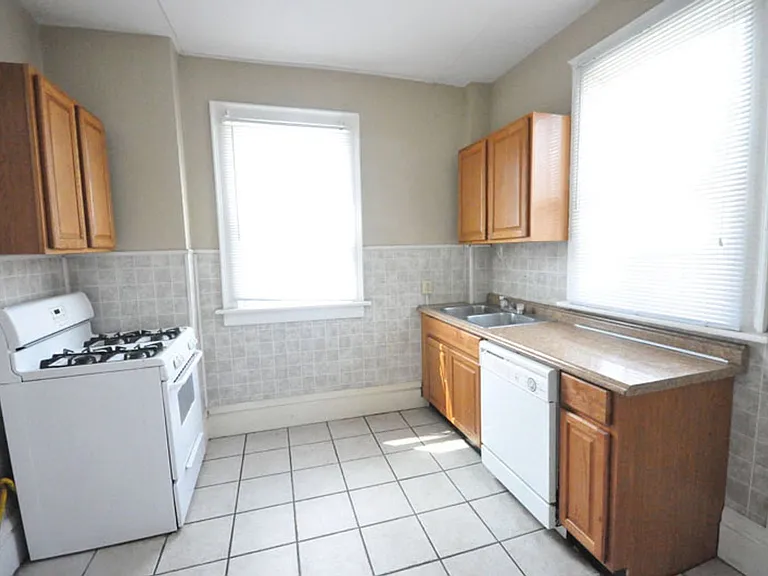 177 E 11th Ave — Photo 8