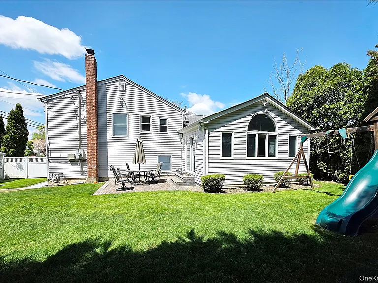 110 Briarwood Ln — Photo 33