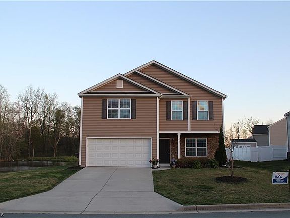 3rd image of 5402 Silverbrook Dr