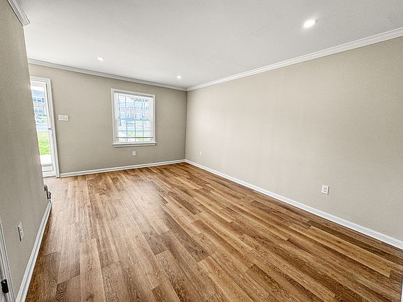 4th image of 3206 Sunset Ave #J3