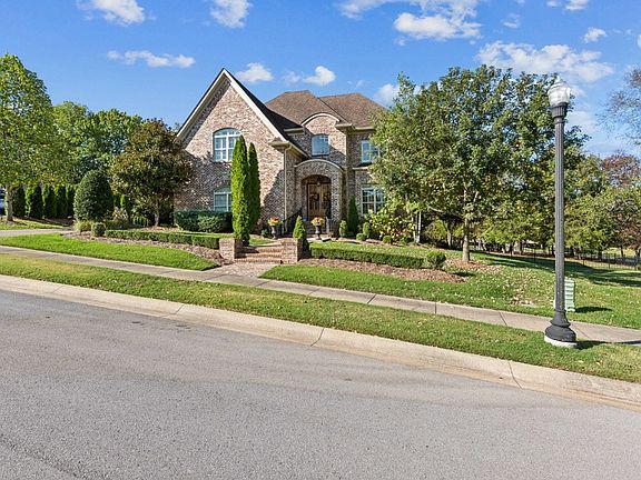 2nd image of 204 Moore Haven Dr