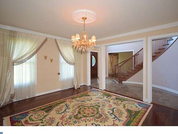 5th image of 106 Chestnut Ln