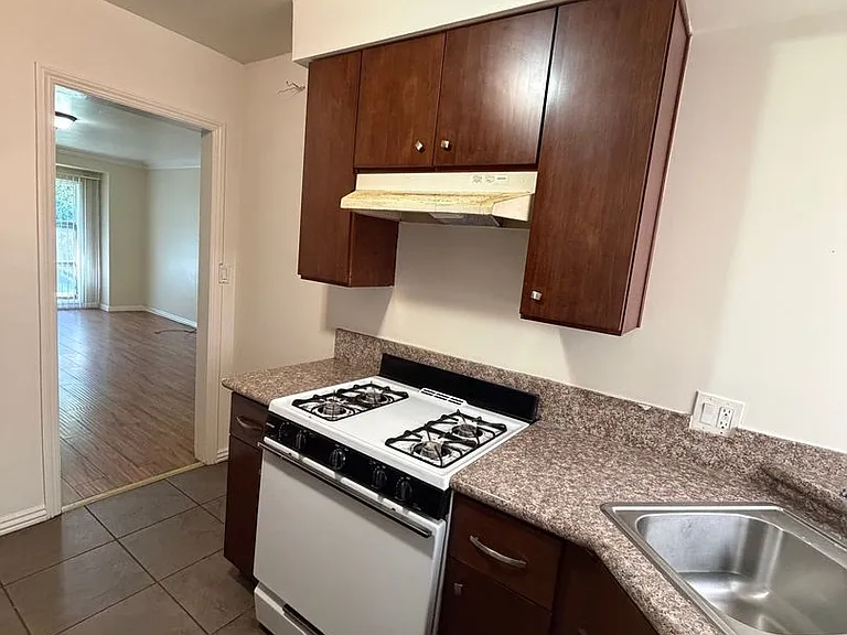 827Oxfo — Photo 8