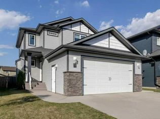 59 S Reynolds Rd, Sylvan Lake, AB T4S0L8