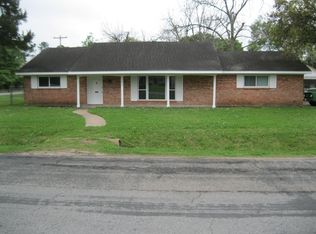1301 Highland Dr, Alvin, TX 77511