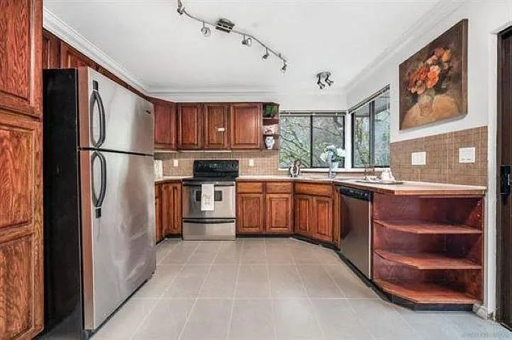 3 bed, 2659 sqft, $4,500 — Photo 4
