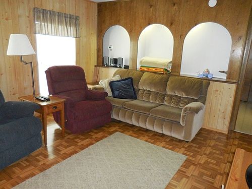 2nd image of 370 Persimmon Dr