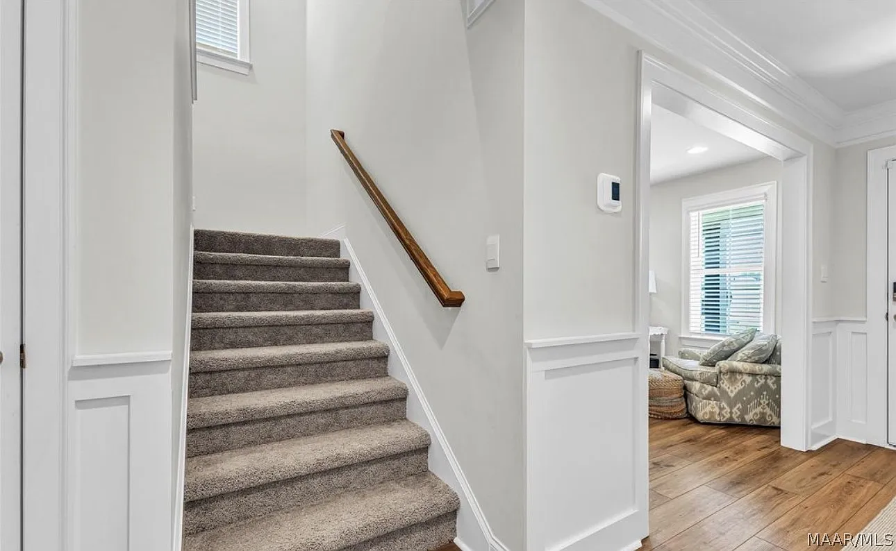 5 bed, 3.0 bath, 2751 sqft, $2,600 — Photo 3