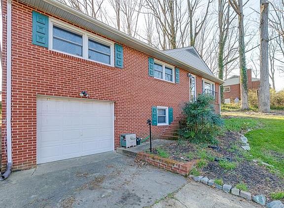 2nd image of 6915 Montauk Dr