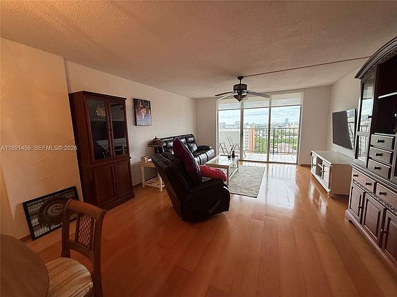 2nd image of 2780 NE 183rd St APT 1415