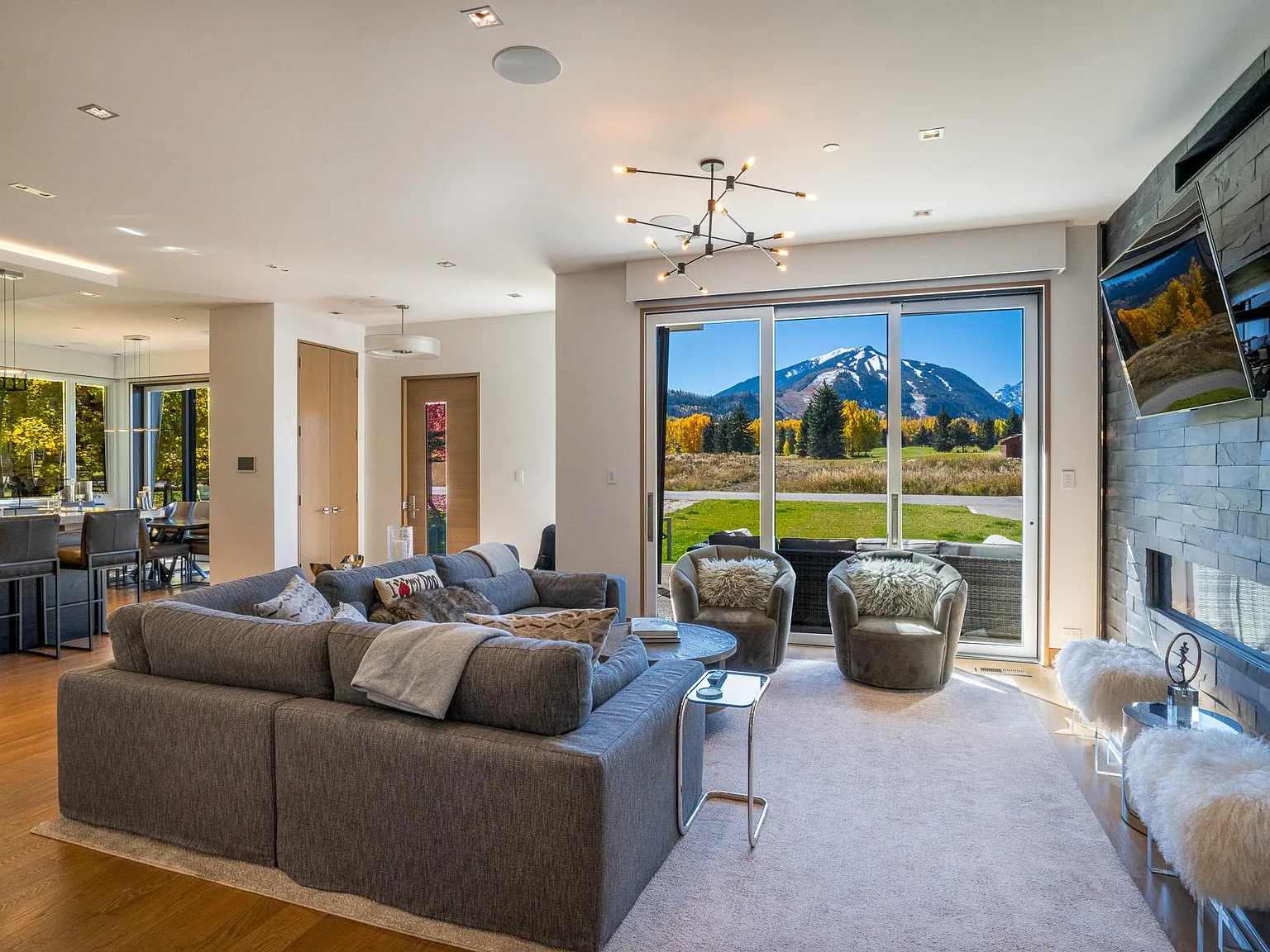 5 bed, 5.5 bath, 5250 sqft, $75,000 — Photo 4