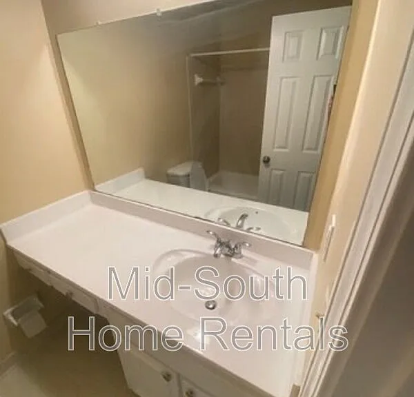 4457 Walden Glen Cv — Photo 16
