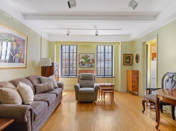 201 W 16th St APT 3C, New York, NY 10011