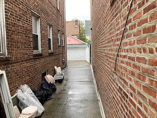 Rented by 18 REALTY | media 6