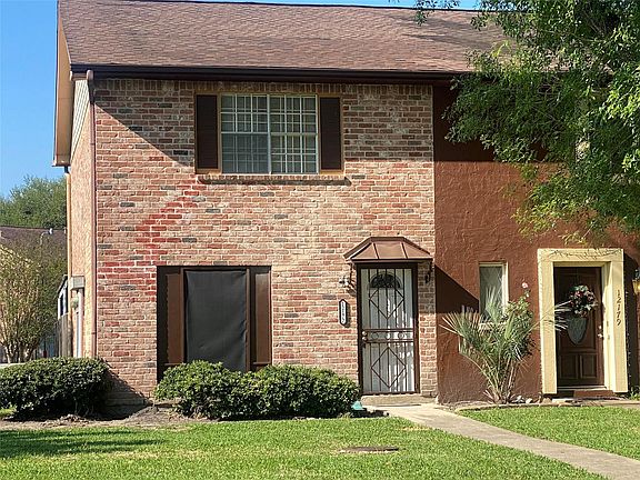 2nd image of 12177 Sharpview Dr