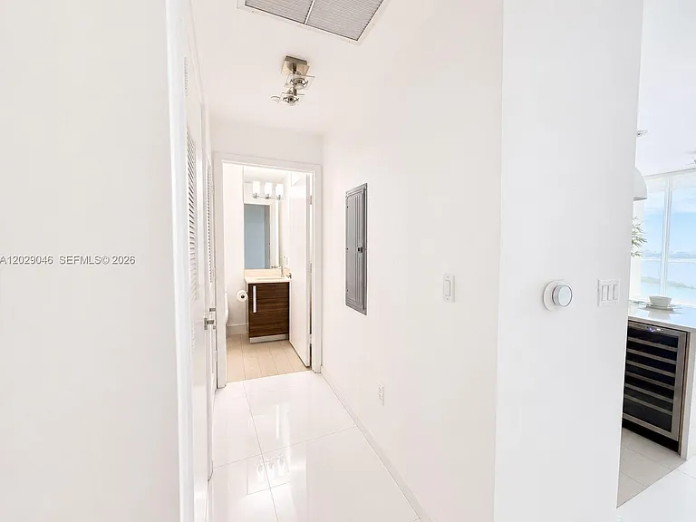 2020 N Bayshore Dr #2909 — Photo 16