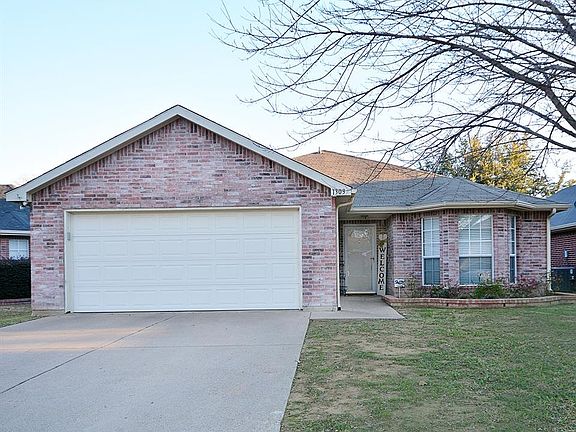 2nd image of 1303 Hidden Glade Dr