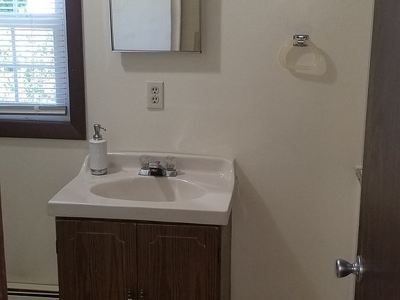 4th image of 70 Galpin St #2